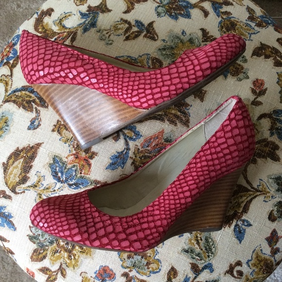 THRED UP MAXSTUDIO Fuscia Pink Closed Toe Wood - Picture 1 of 9